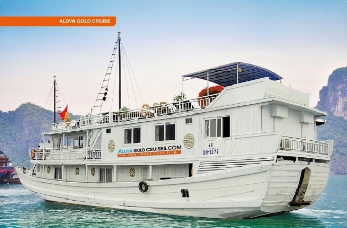 Alova Gold Cruises on Halong bay